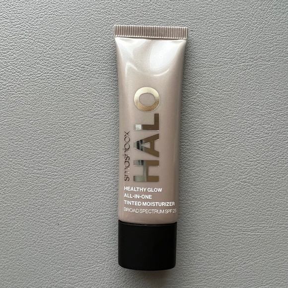 Smashbox Halo Healthy Glow All-In-One Tinted Moisturizer - NWOB - Mini Size - Picture 1 of 3